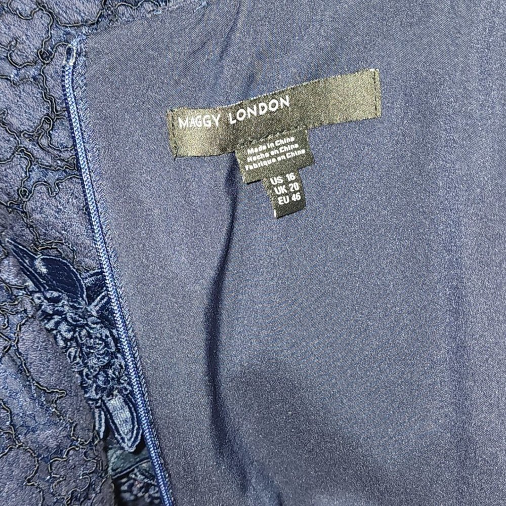 Maggy London lace midi dress - Picture 3 of 15